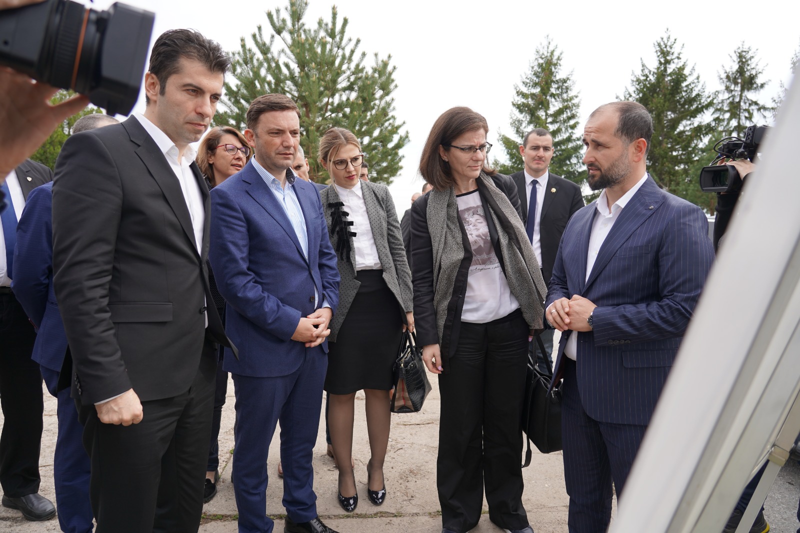 Delegacioni bullgari kryesuar nga kryeministri Petkov, në vizitë pune në ndërtimin e lidhjes energjetike nga Korridori 8,  400 kV largpërçues Manastir – Elbasan