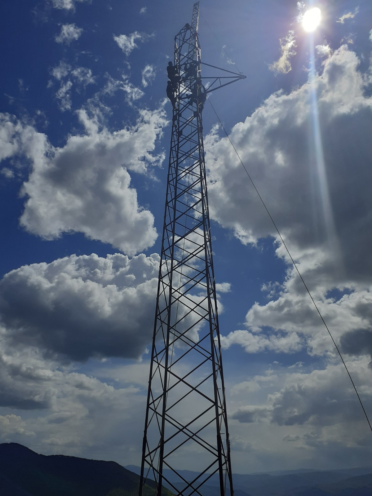 Саниран е хаварисаниот столб  на 110  kV  ДВ ТС Самоков - ТЕ Осломеј