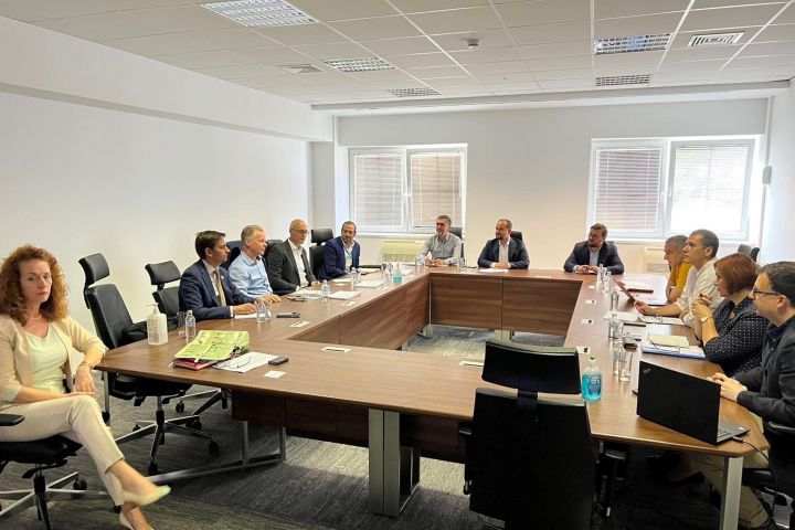 Работна средба помеѓу Генералниот Директор на АД МЕПСО, Orhan Murtezani и делегацијата на ЕБОР, предводена од Lars Jamten, Директор за набавка и имплементација