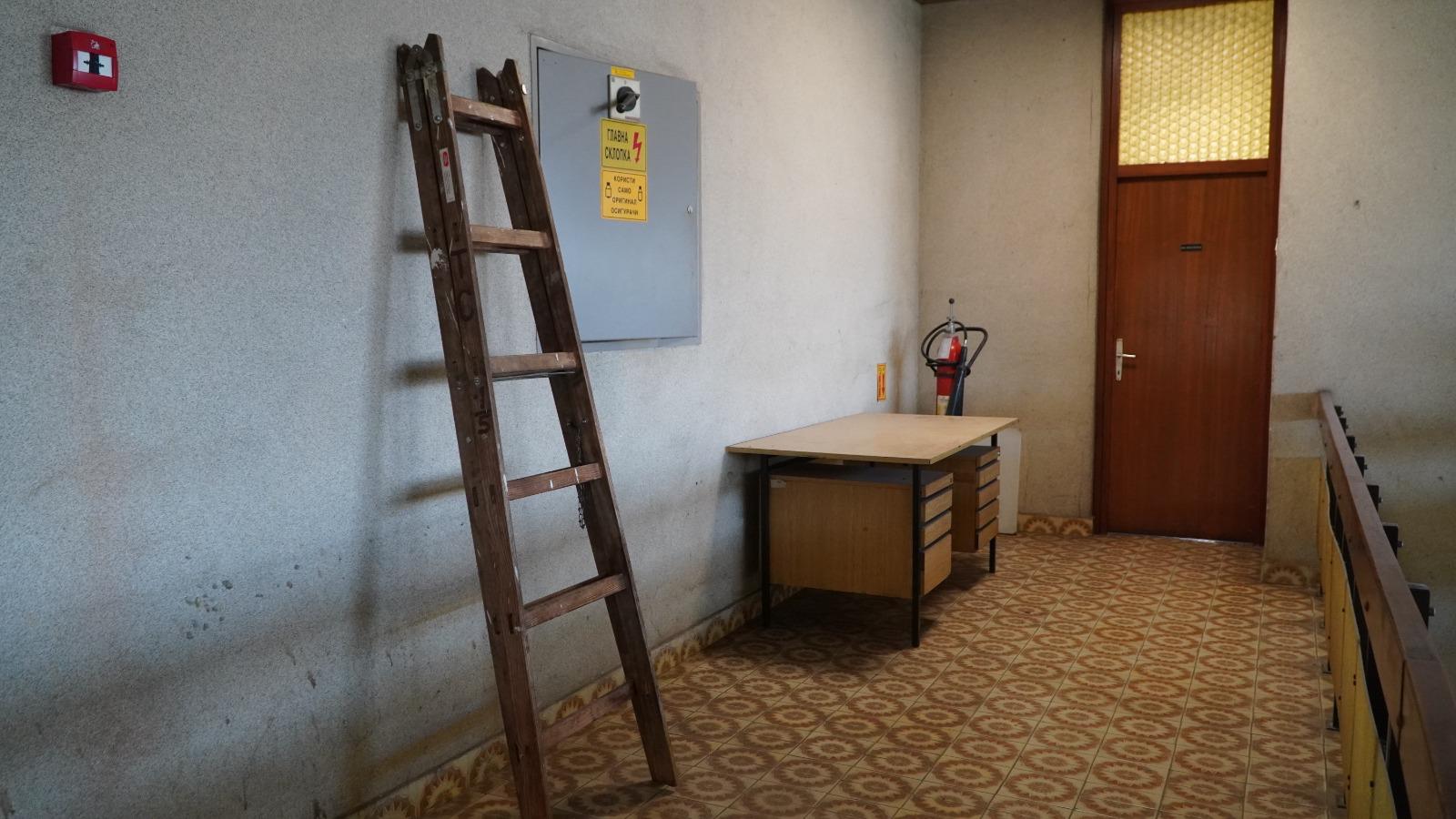 Ekipi menaxhues i ShA MEPSO në teren në trafostacionet  të cilët së shpejti  do të rikonstruohen  dhe modernizohen  për zvogëlim   të kostovë  dhe efikasitetin  energjetik